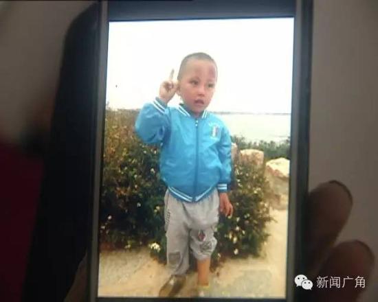 晋江三岁男童离奇消失 一天后被发现死在布堆中